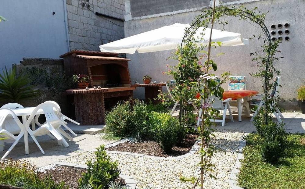 Apartments Mali Raj Vranjic Exterior foto